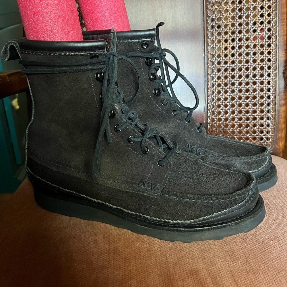 Yuketen Maine Guide Boot Black Suede Mens 8E